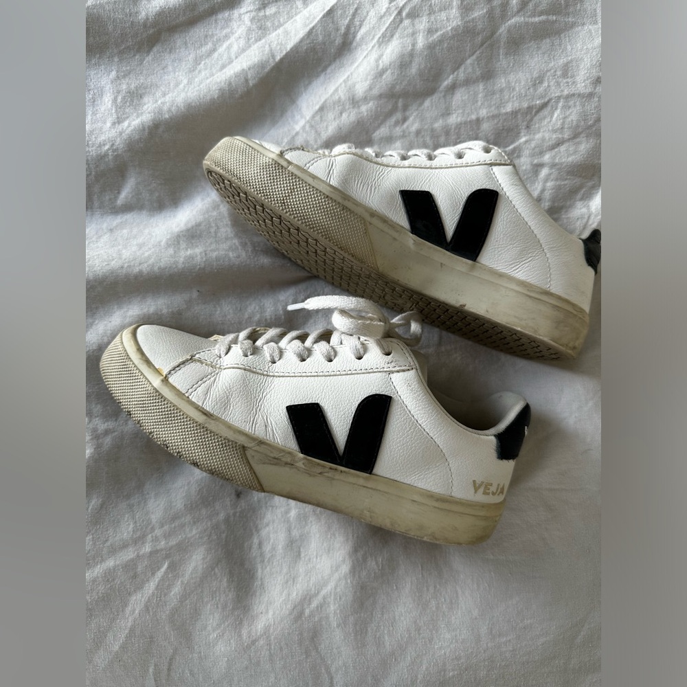 Veja tennis shoes